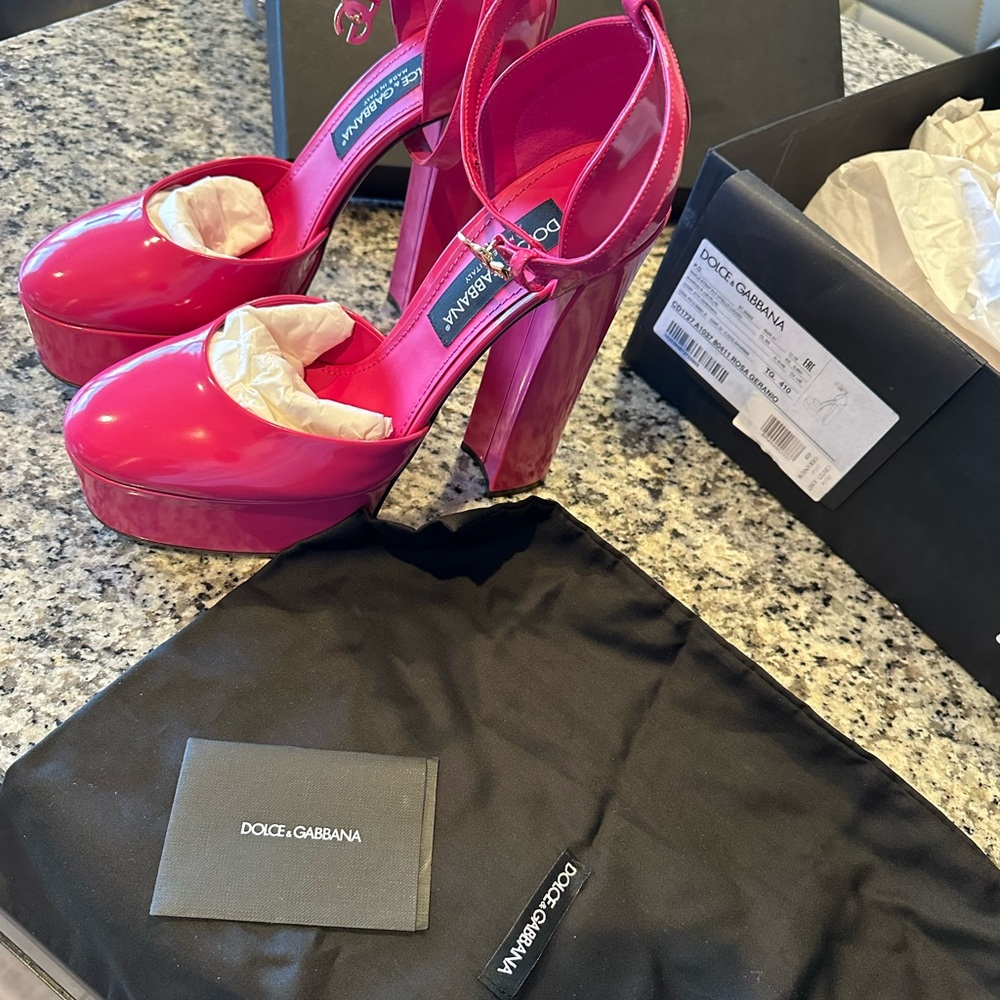 Dolce and Gabbana pink patent leather platform pumps